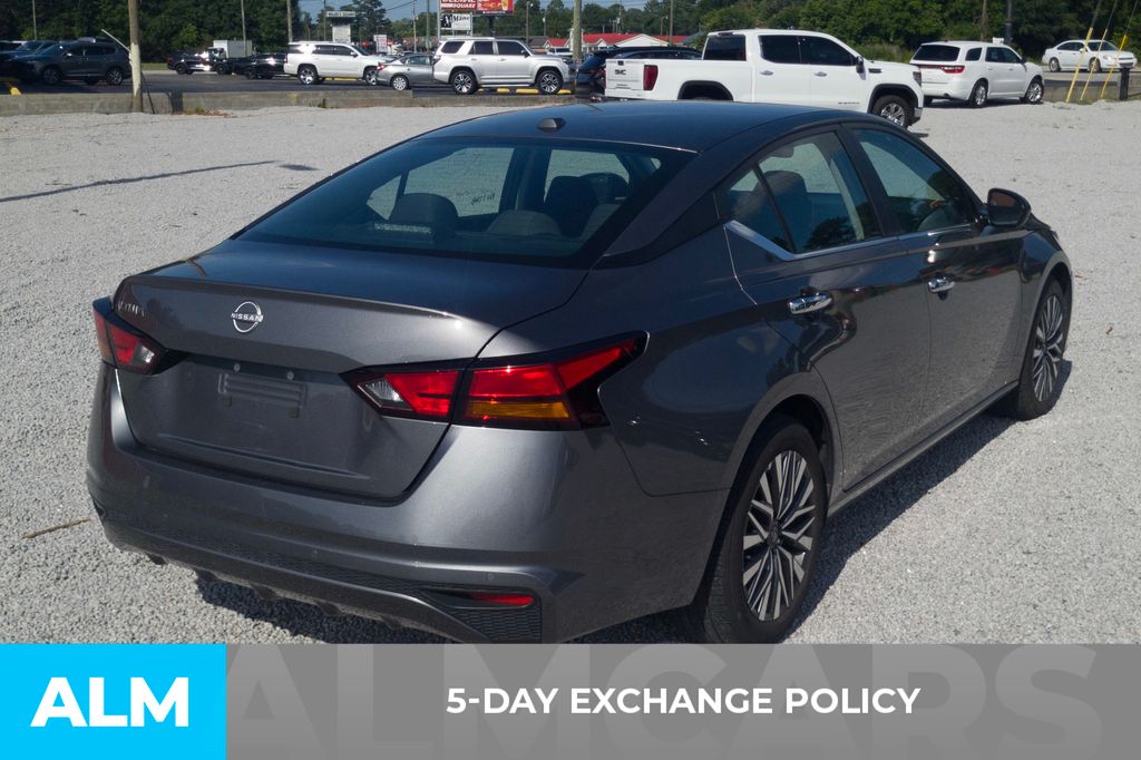 Used 2025 Gray Nissan 2.5 SV image 3