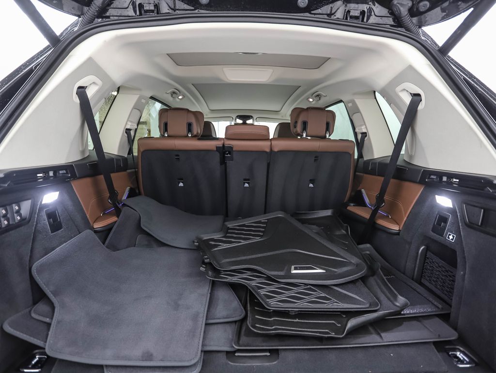 Thumbnail: 2023 BMW X7 - 25