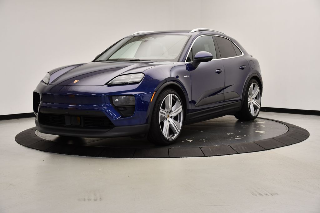 2024 Porsche Macan T -
                  Fairfield, CT