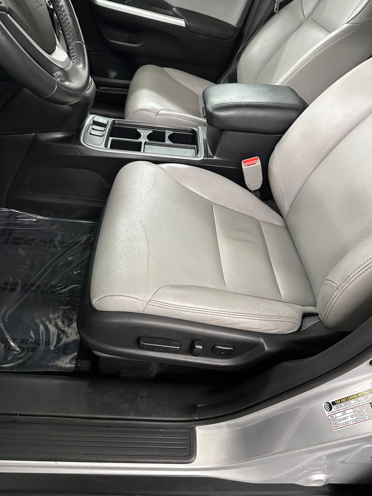 used 2016 Honda CR-V car, priced at $17,985