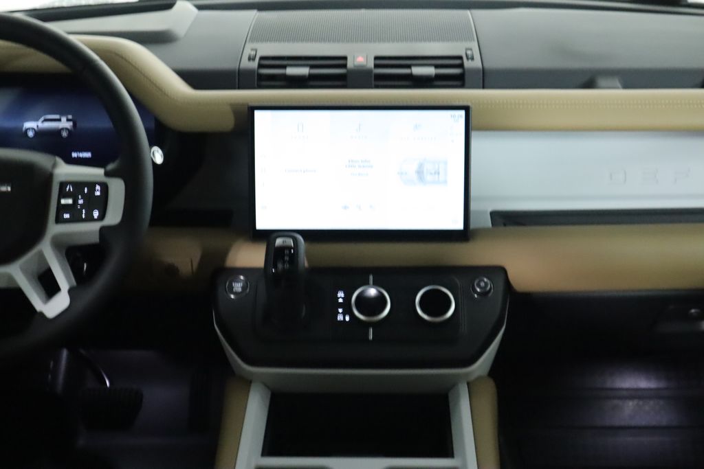 2025 Land Rover Defender 110 15