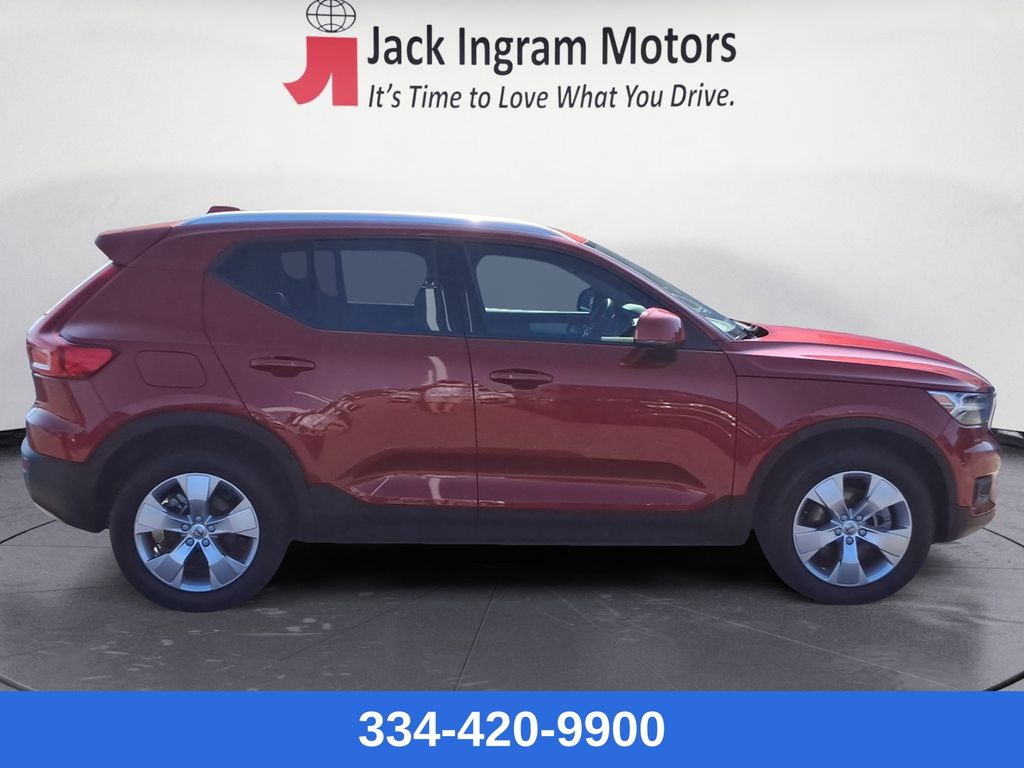 used 2022 Volvo XC40 car, priced at $19,799