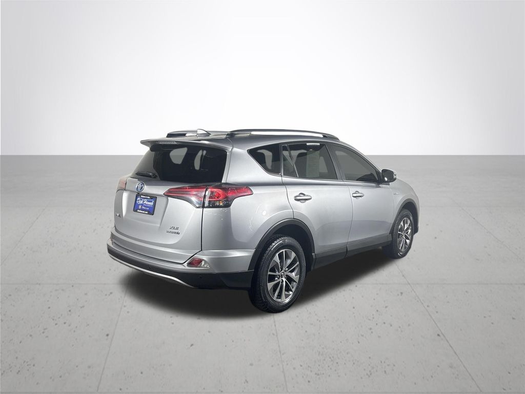 2017 Toyota RAV4 Hybrid XLE
