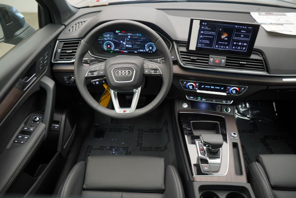 2025 Audi Q5 e  11