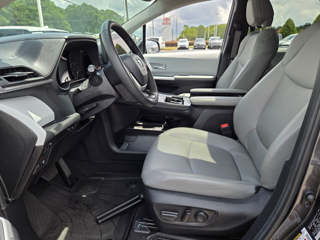 Used 2025 Toyota Sienna Van