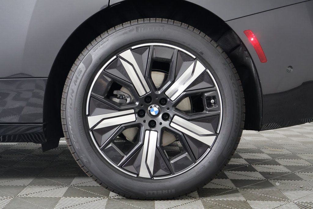 Thumbnail: 2026 BMW iX - 9