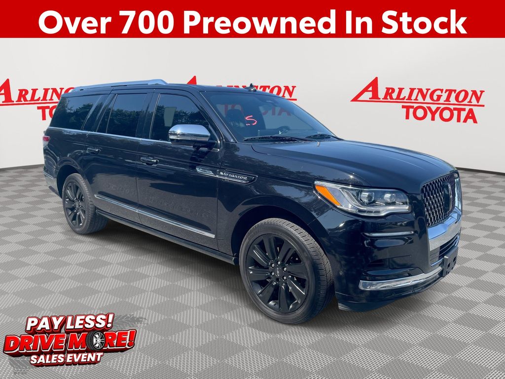 Infinite Black Metallic Clearcoat 2024 Lincoln Navigator SUV / Crossover Four-Wheel Drive Automatic