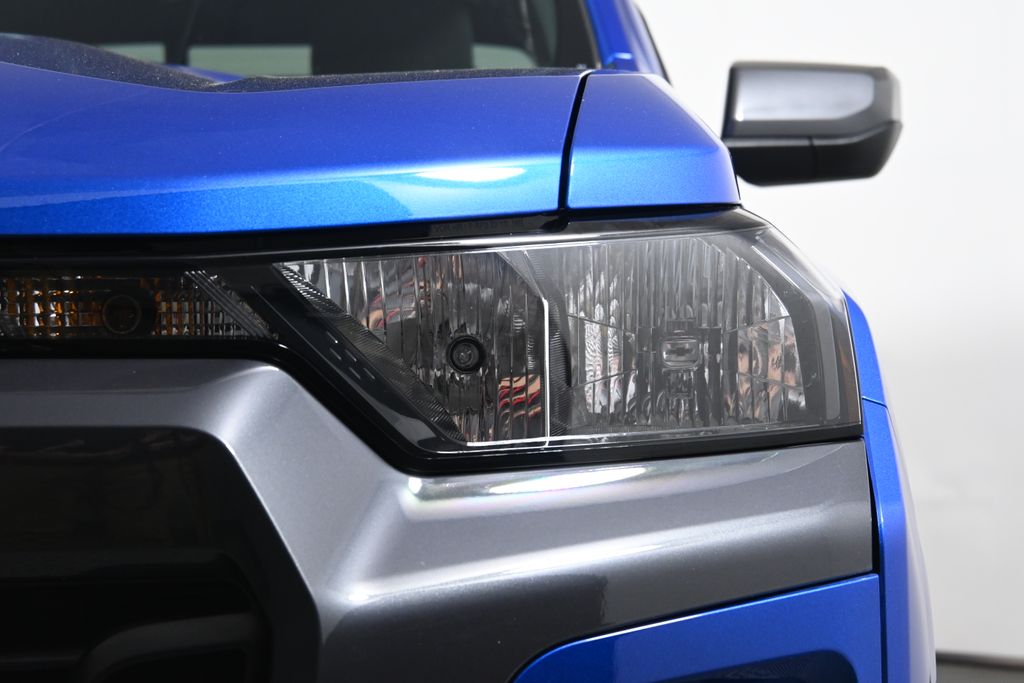 Thumbnail: 2023 Chevrolet Colorado - 10