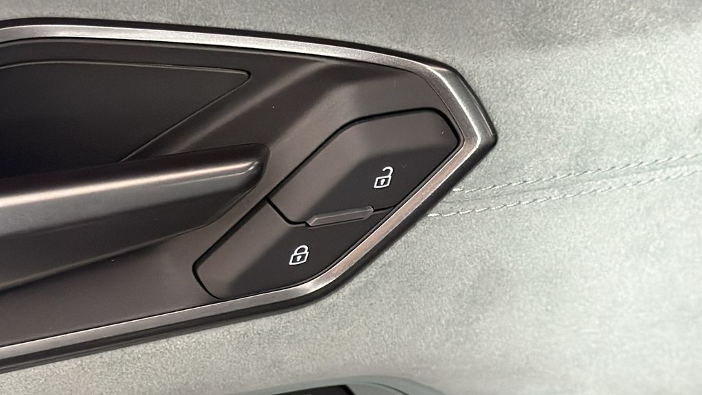 2025 Audi e-tron GT Premium Plus 29