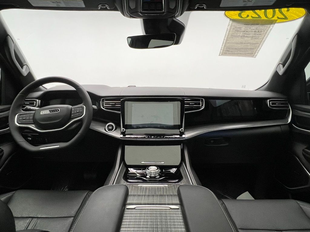 Thumbnail: 2023 Jeep Wagoneer - 11