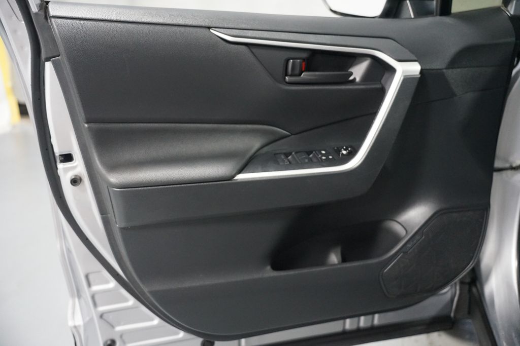 Thumbnail: 2023 Toyota RAV4 - 9