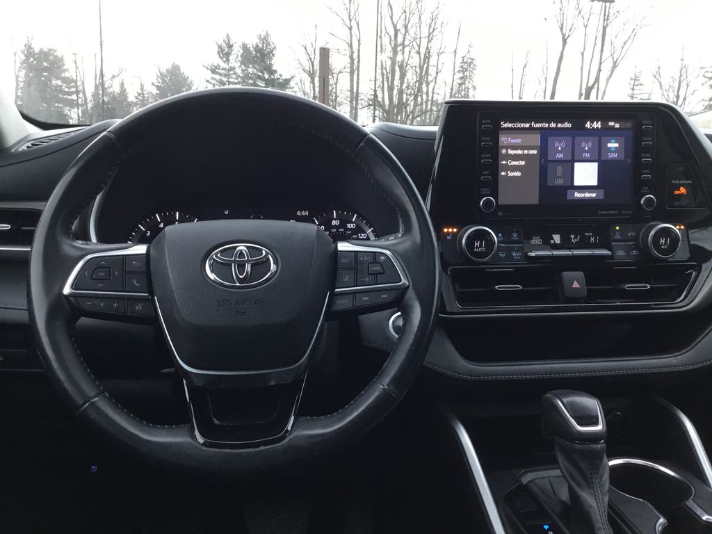 Thumbnail: 2021 Toyota Highlander - 12