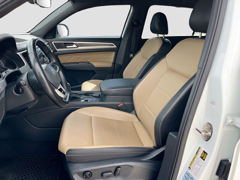 2021 Volkswagen Atlas Cross Sport 3.6L V6 SE w/Technology R-Line White at Big Star Buick GMC
