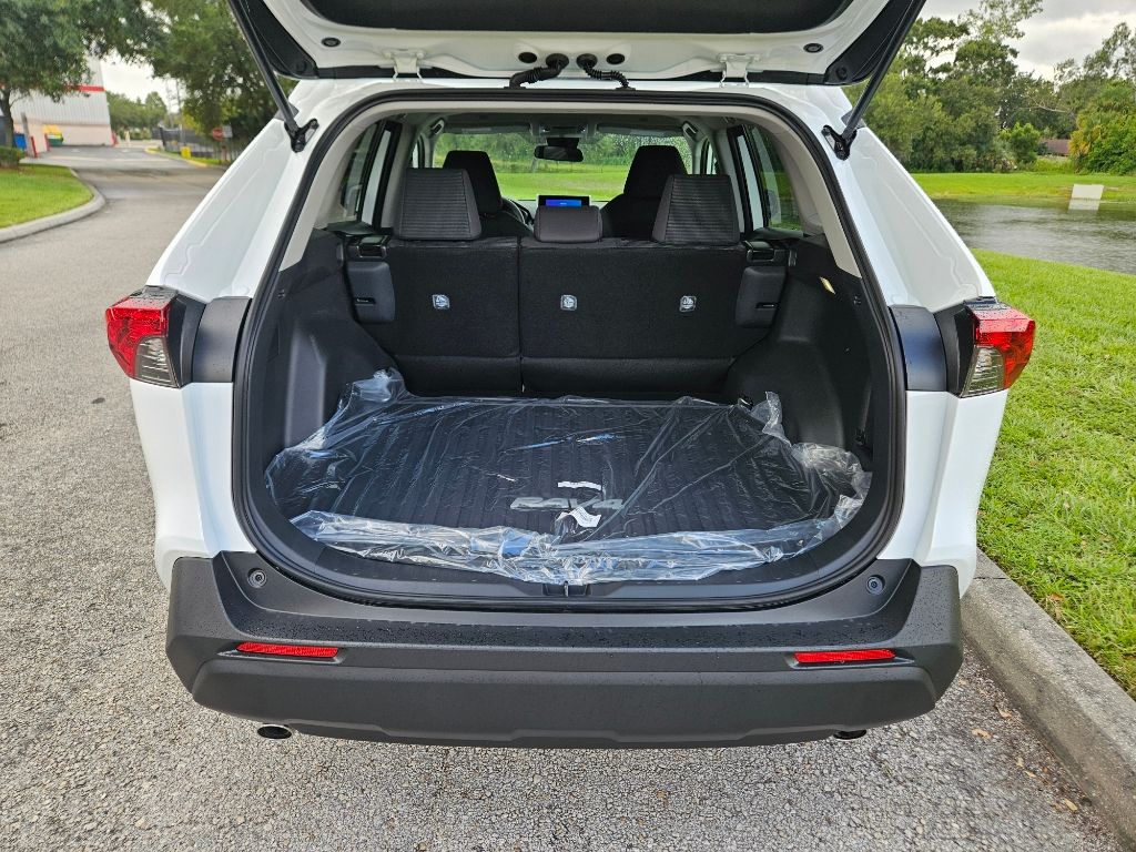 Thumbnail: 2024 Toyota RAV4 - 10