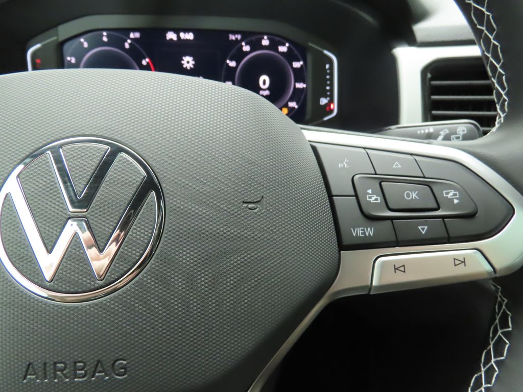 2022 Volkswagen Atlas SE 12