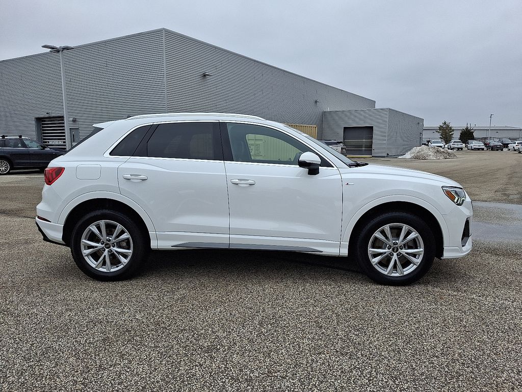 Thumbnail: 2025 Audi Q3 - 7