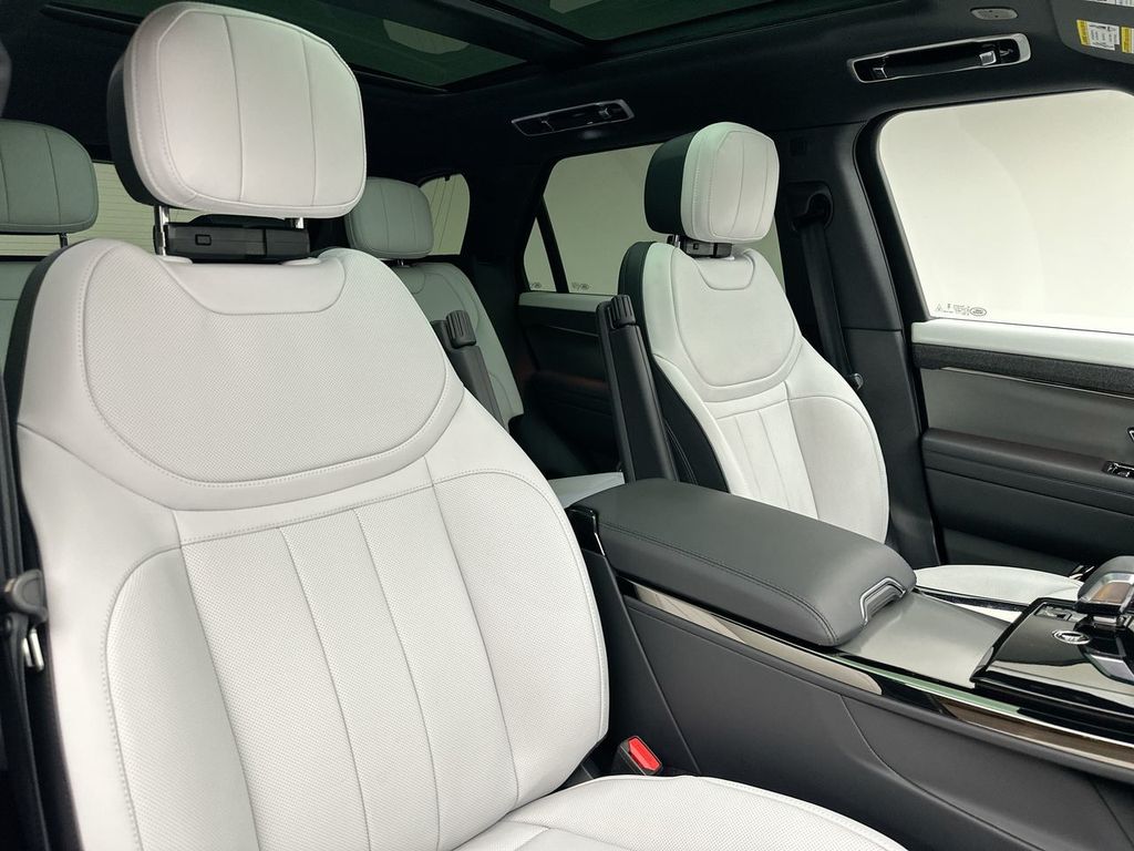 Thumbnail: 2024 Land Rover Range Rover Sport - 18