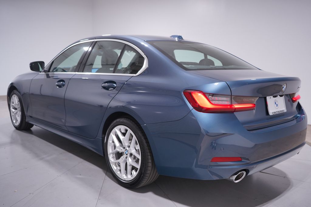 Thumbnail: 2026 BMW 3 Series - 3