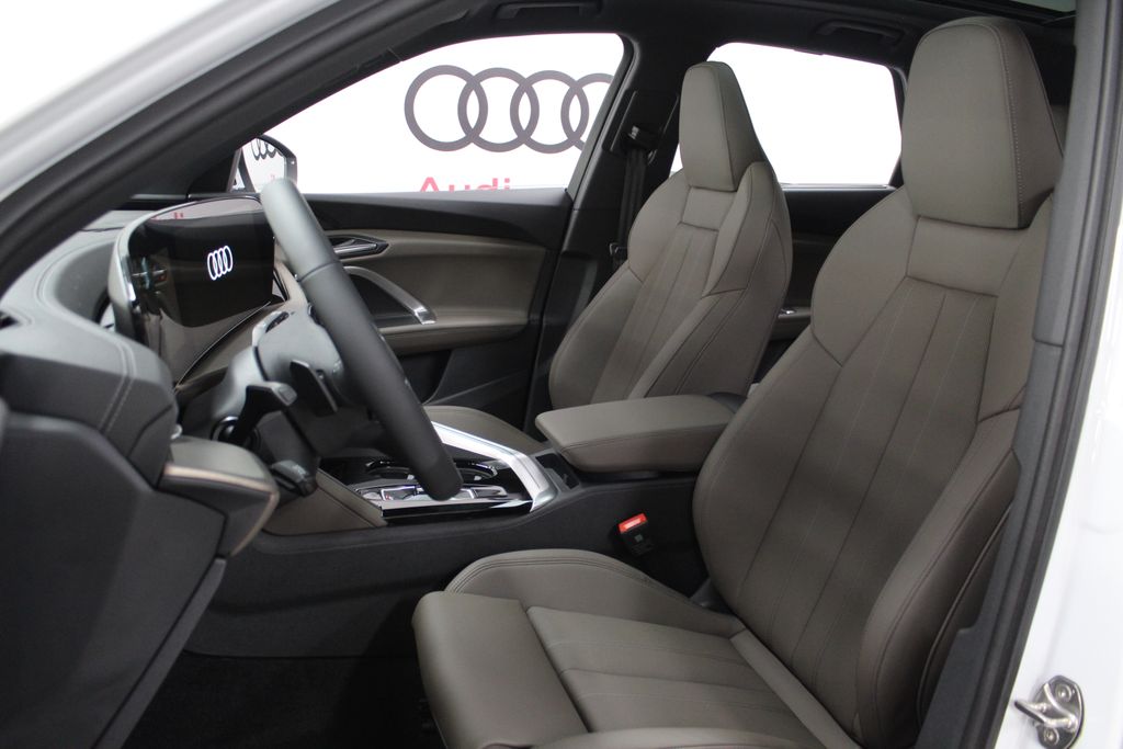 Thumbnail: 2025 Audi Q5 - 11