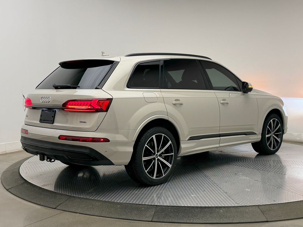 Thumbnail: 2023 Audi Q7 - 9