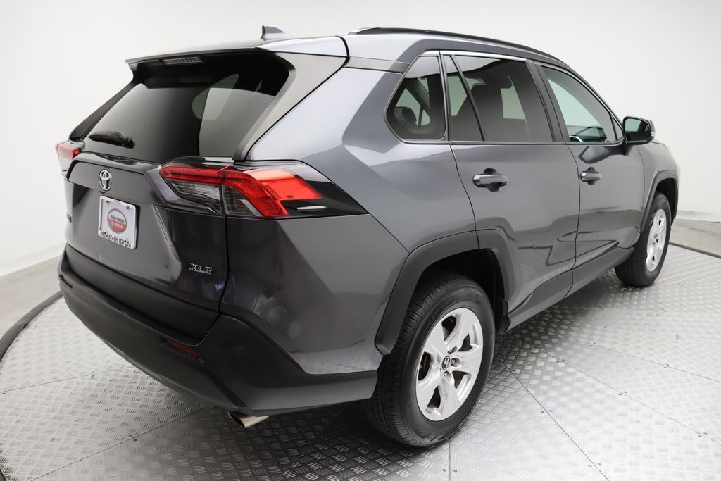 2021 Toyota RAV4 XLE 8