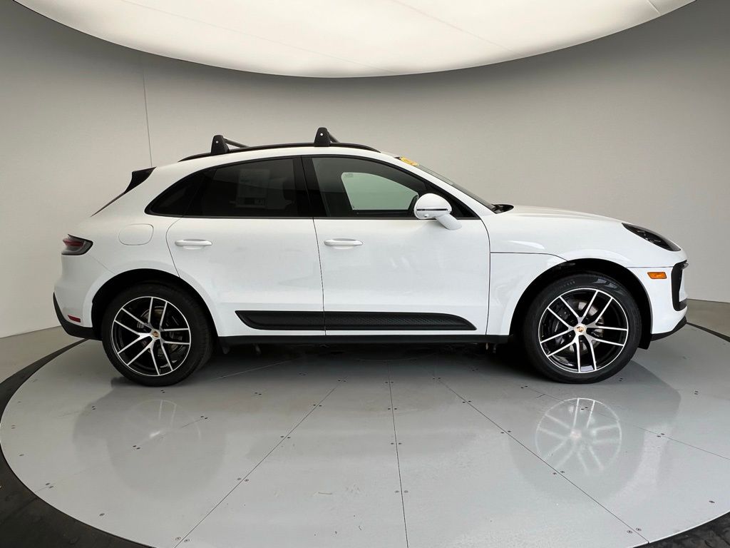 2024 Porsche Macan  23