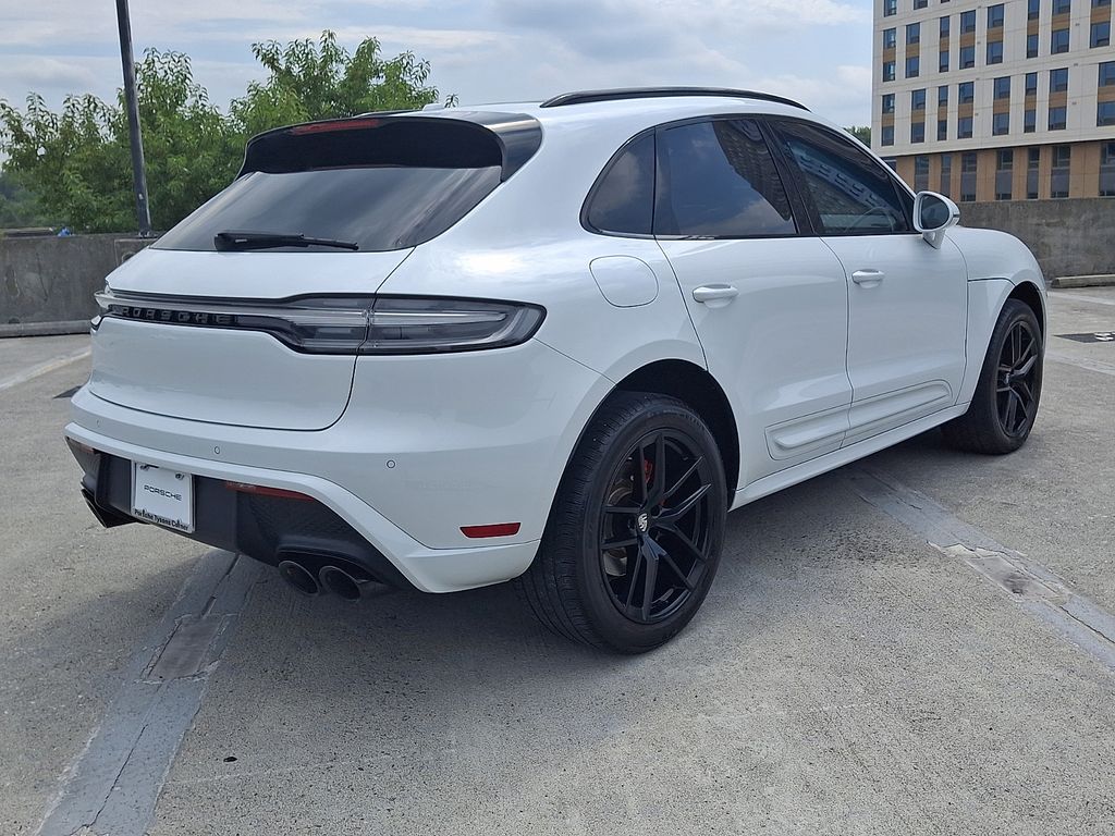 Thumbnail: 2022 Porsche Macan - 8