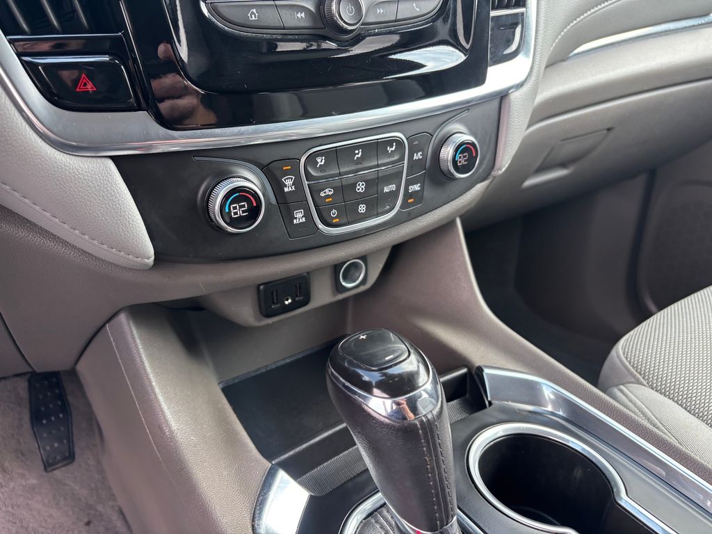 Used Car 2020 Chevrolet Traverse  Lt For Sale Under $30,000 In Austin, Texas