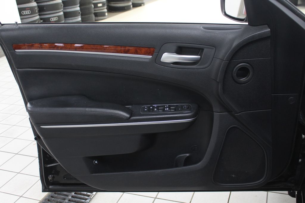 Thumbnail: 2013 Chrysler 300 - 12