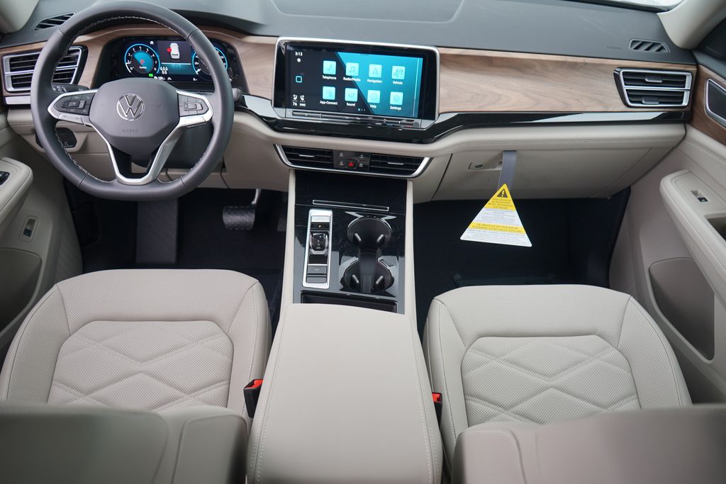 2025 Volkswagen Atlas SE 9