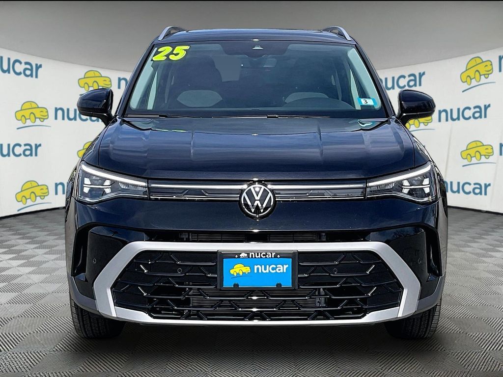 2025 Volkswagen Taos — photo 2