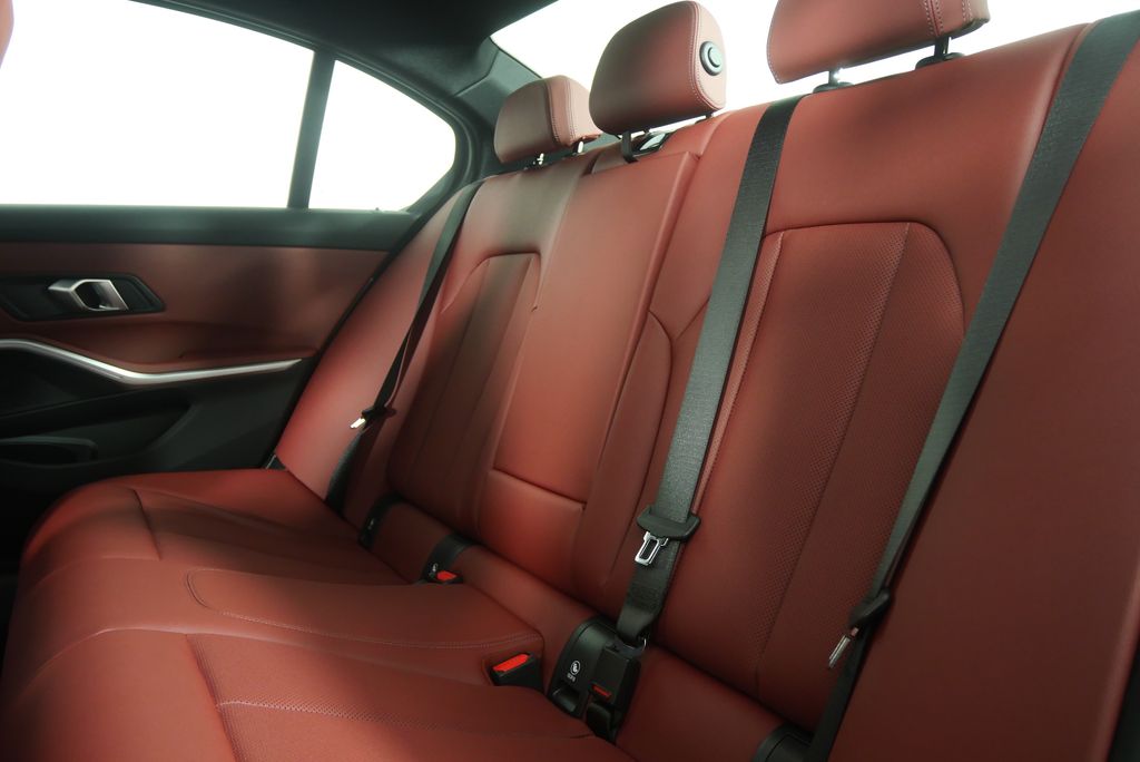 Thumbnail: 2026 BMW 3 Series - 15