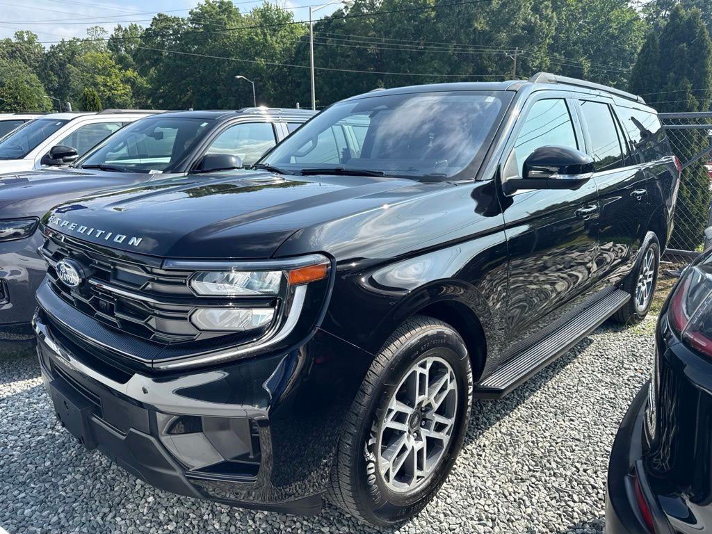 Black Metallic 2025 Ford Expedition SUV / Crossover 4X2 Automatic