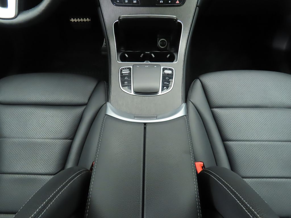 2021 Mercedes-Benz GLC 300 16