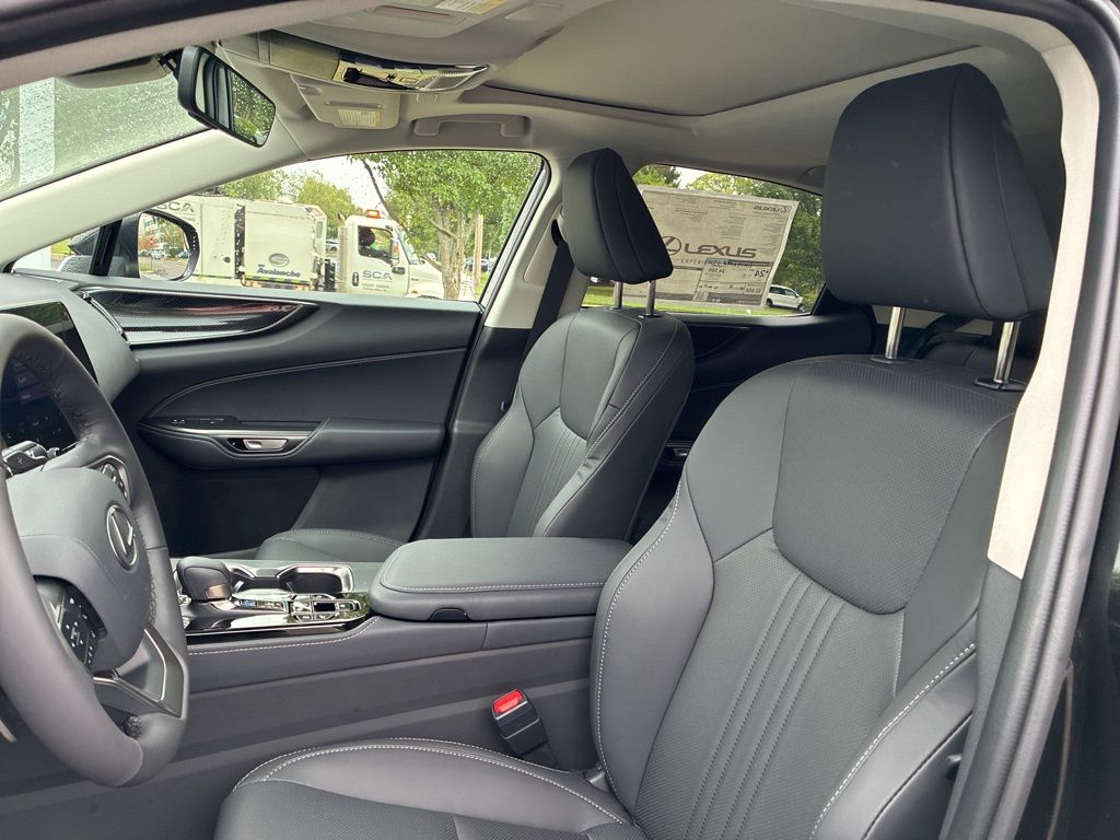 2026 Lexus NX 350 photo 8