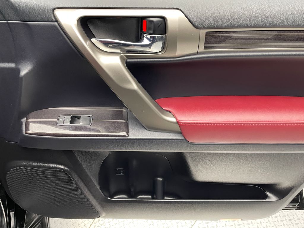 Thumbnail: 2021 Lexus GX - 16