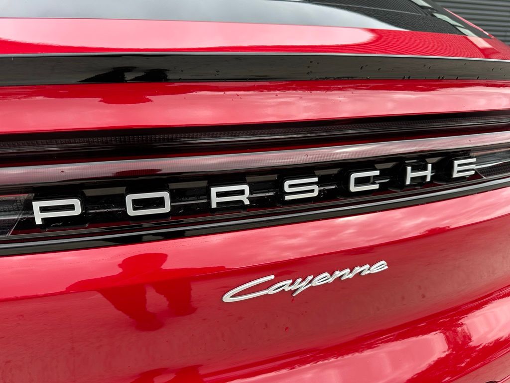 2024 Porsche   12