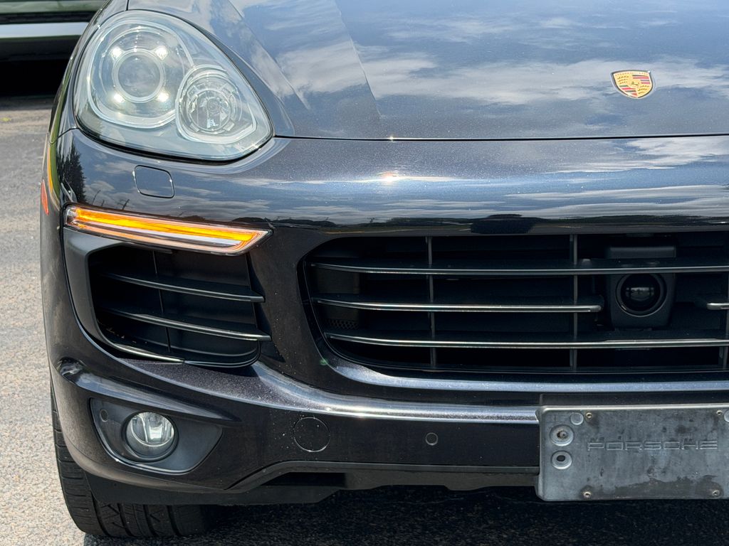 Thumbnail: 2017 Porsche Cayenne - 2