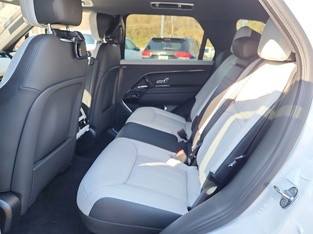 Thumbnail: 2026 Land Rover Range Rover Sport - 5