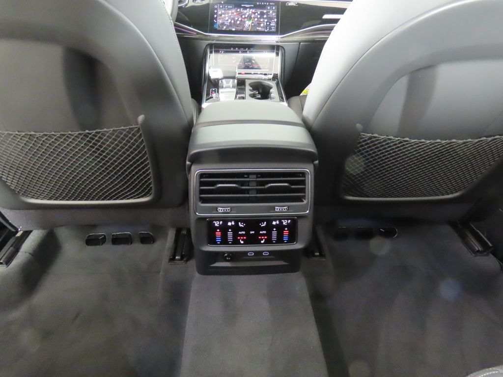 Thumbnail: 2026 Audi Q7 - 24
