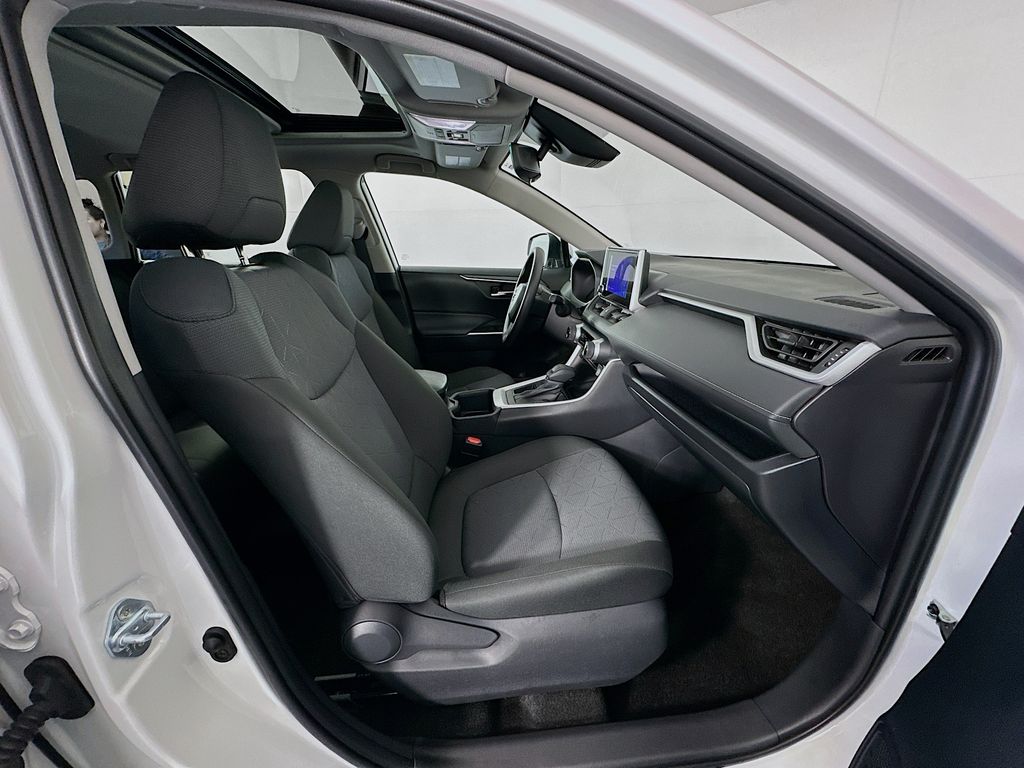 Thumbnail: 2025 Toyota RAV4 - 29