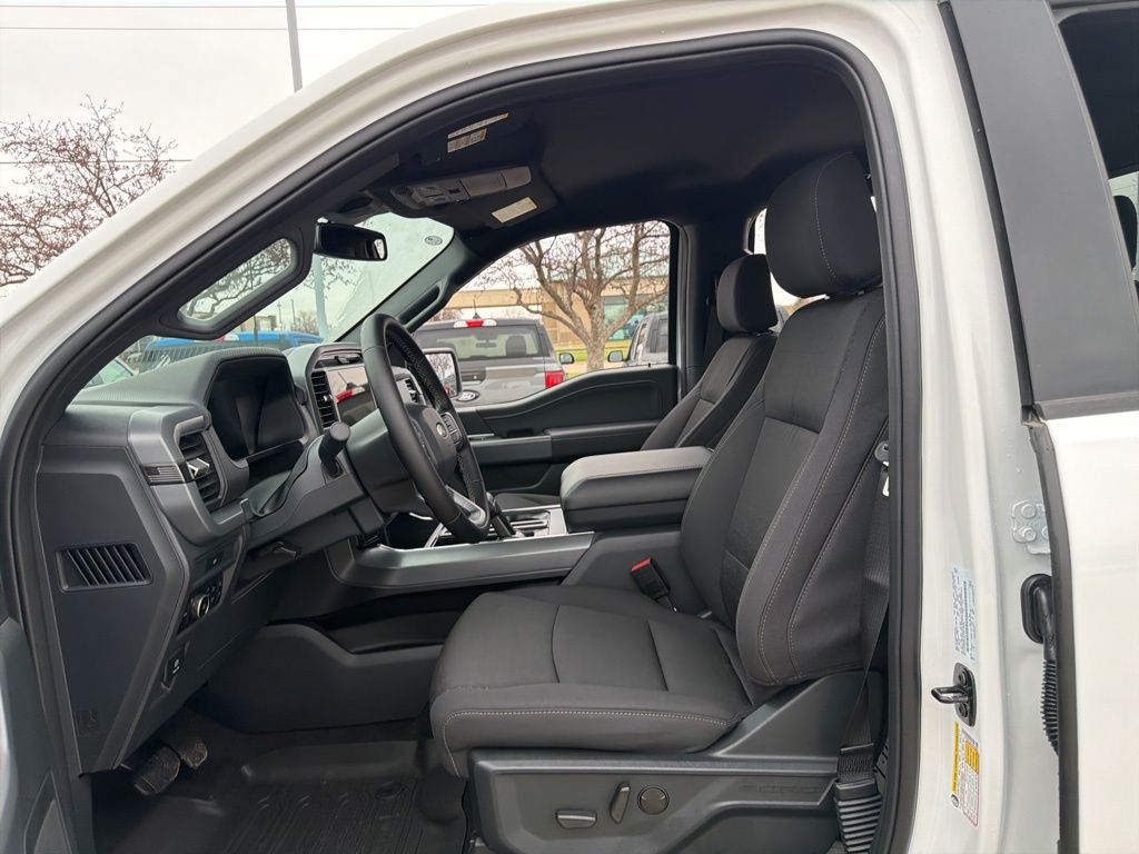 New 2026 White Ford XLT image 21