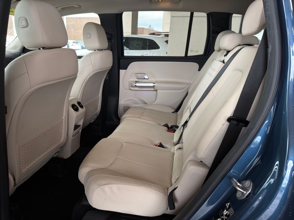 Thumbnail: 2023 Mercedes-Benz GLB - 19