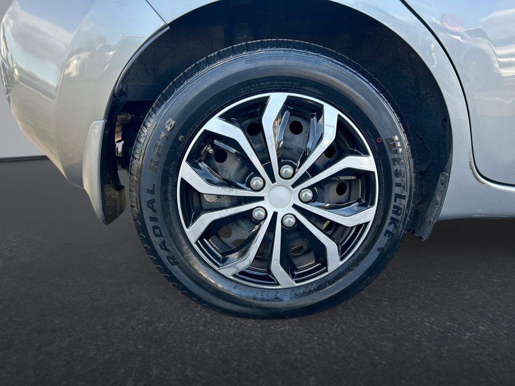 Thumbnail: 2015 Nissan Versa Note - 28