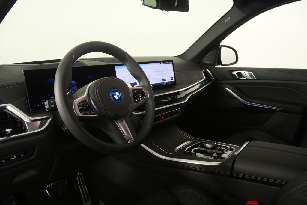 Thumbnail: 2026 BMW X5 - 11