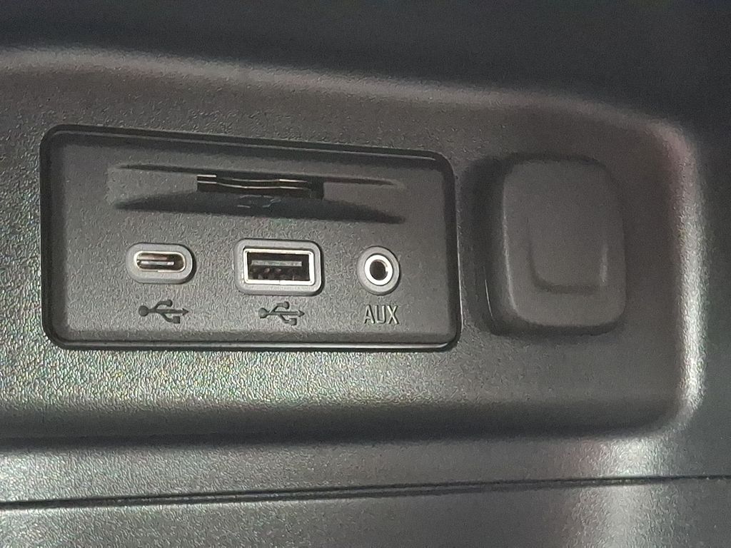 used 2023 Chevrolet Equinox car, priced at $24,075