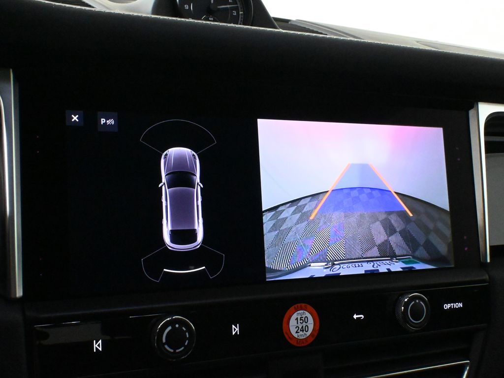 2024 Porsche Macan  30