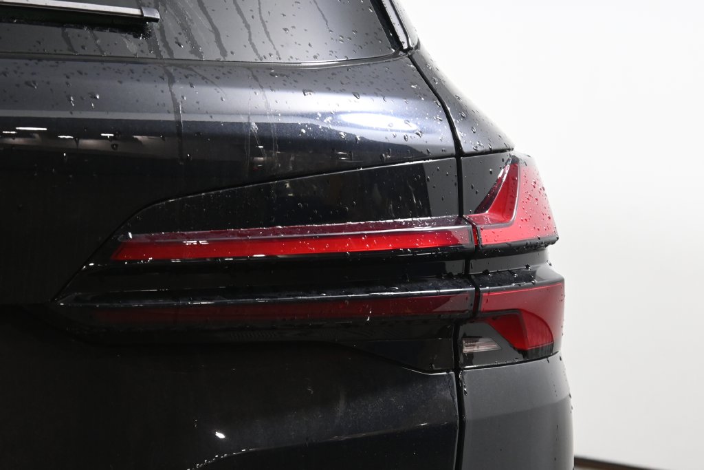 Thumbnail: 2026 BMW X5 - 13