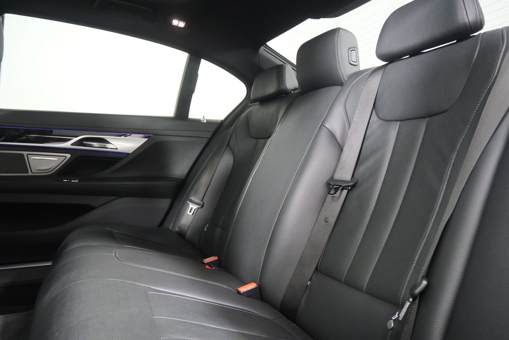 Thumbnail: 2019 BMW 7 Series - 12