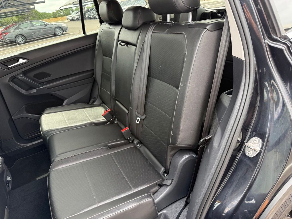 Thumbnail: 2018 Volkswagen Tiguan - 22